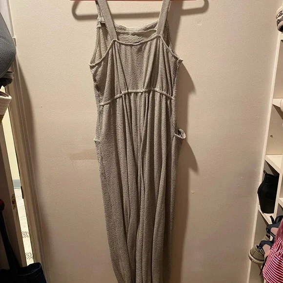 Wide leg jumpsuit/overalls - Picture 4 of 11